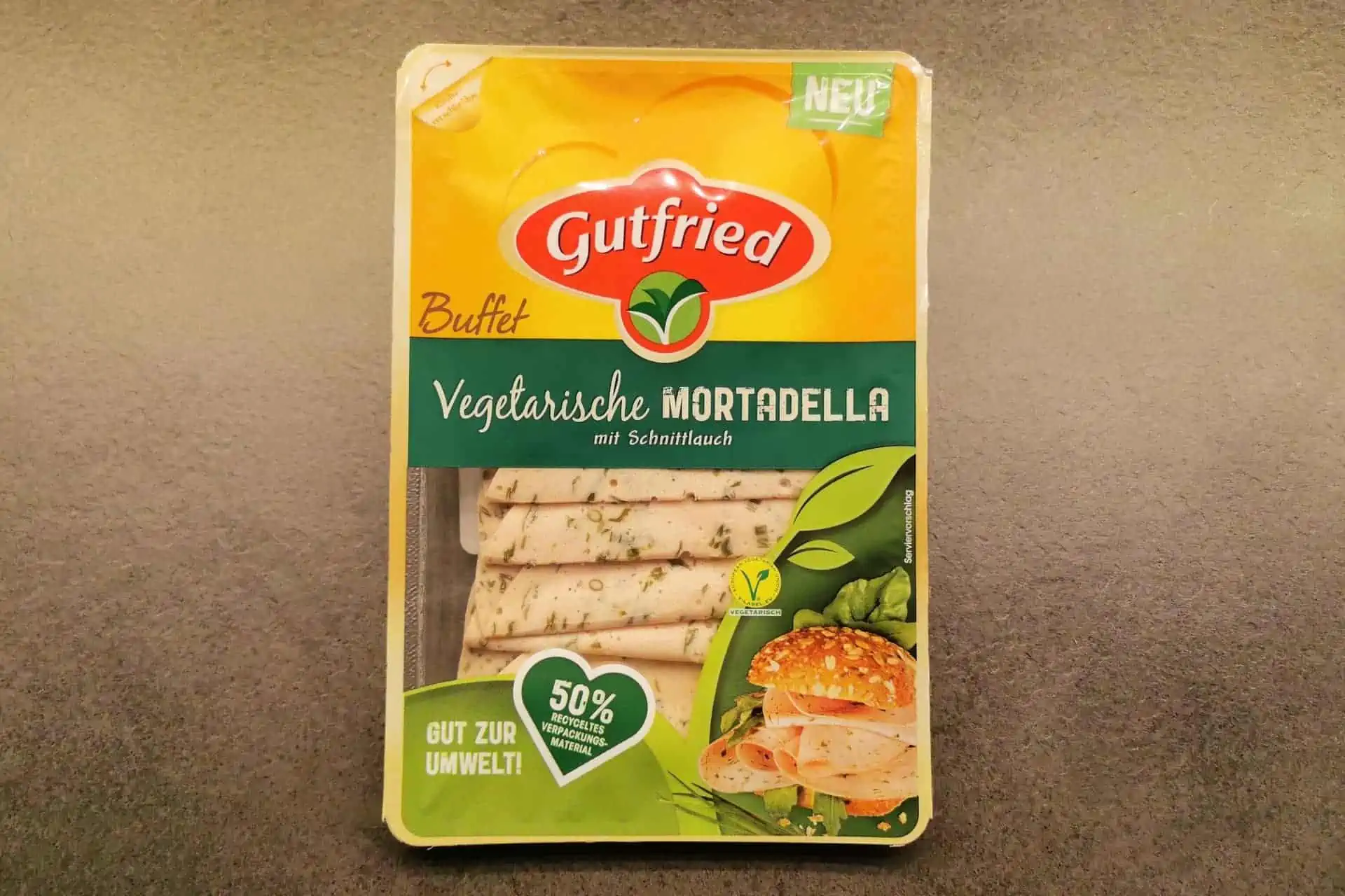 Gutfried - Vegetarische Mortadella mit Schnittlauch